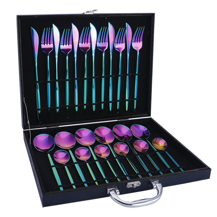 Juego de vajilla occidental Juego de 24 piezas de acero inoxidable portugués Cuchillo de carne de estilo europeo, tenedor y cuchara traje de caja de regalo