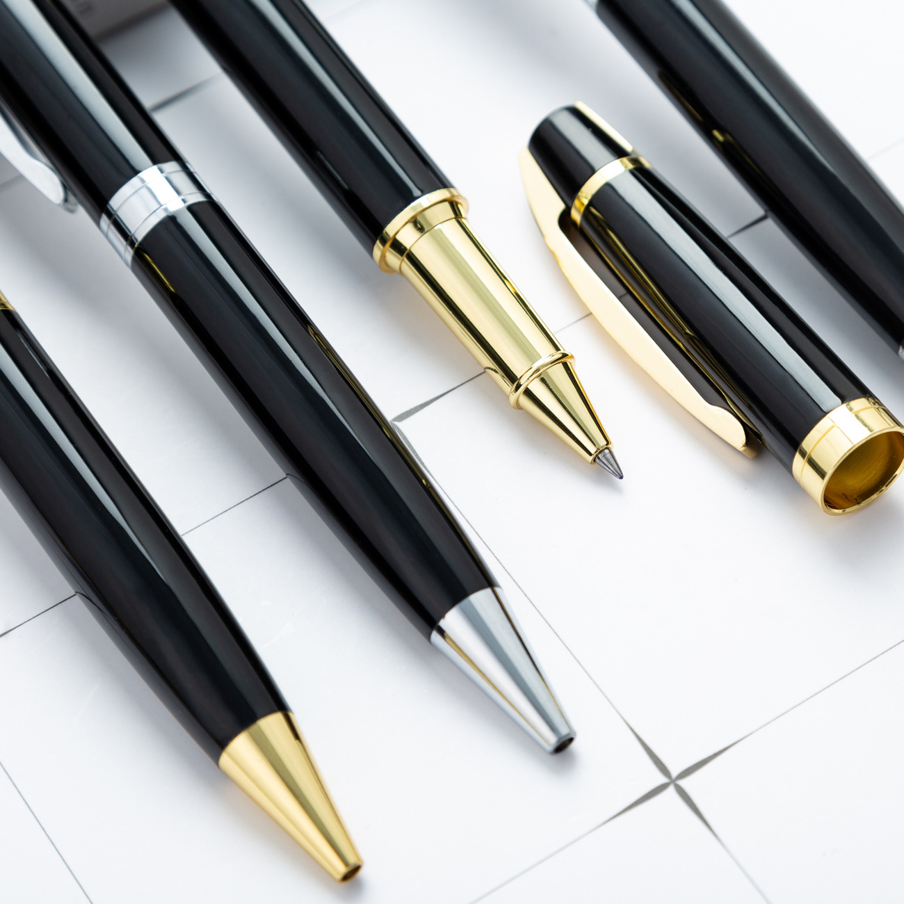 Fabricante mayorista bolígrafo de metal creativo rotativo de oficina de negocios bolígrafo de firma publicidad regalos impresión LOGO