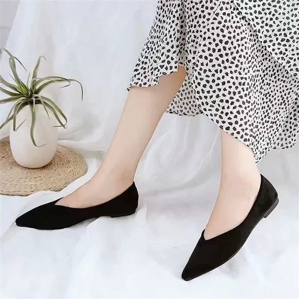Black pointed