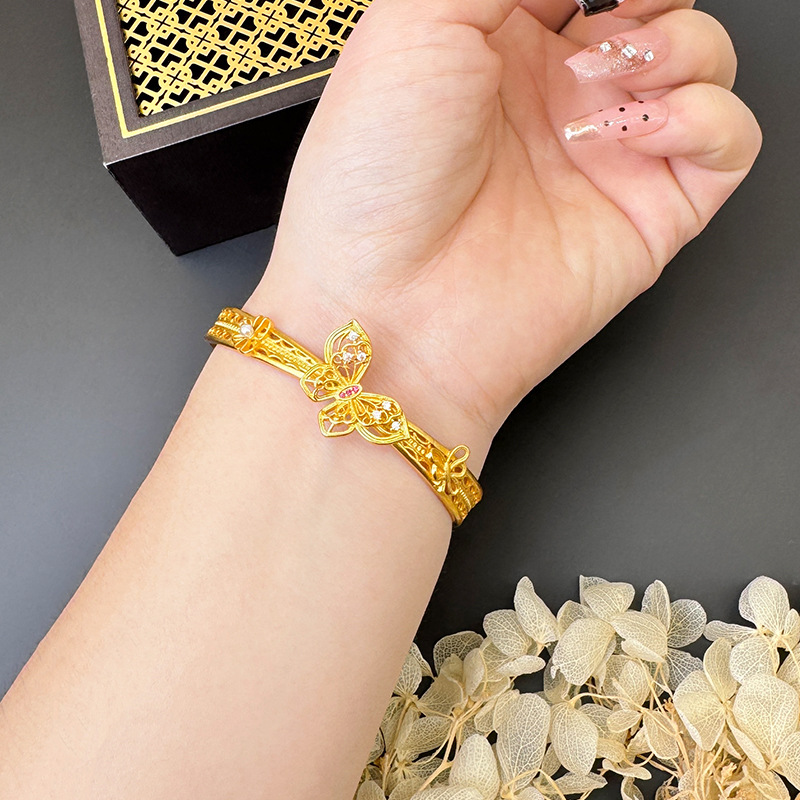 Vietnam Sha Jin Guochao hueco palacio estilo pulsera mariposa mujer simple imitación de oro ligero lujo alto sentido de la fuente de joyería