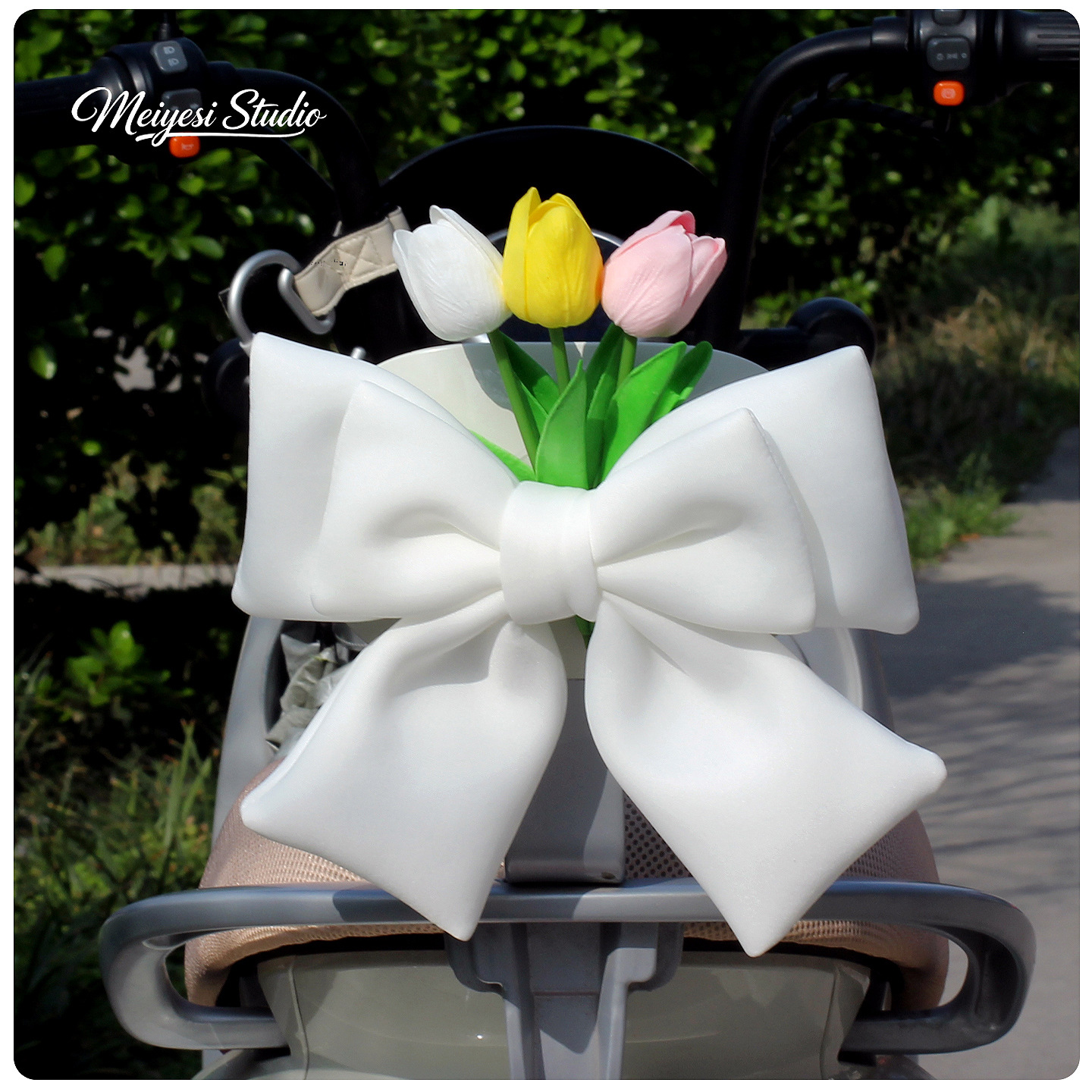 Auto eléctrico arco decoración de corazón de niña adornos tulipanos 2026 nuevos accesorios de motocicleta de baterías de chicas