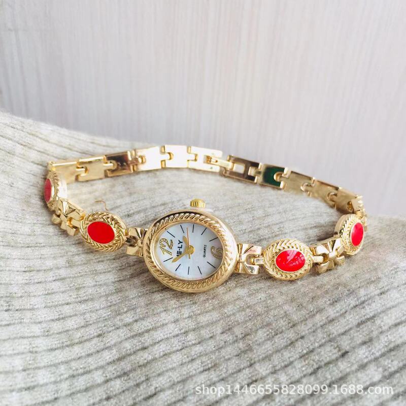 Cross-Border Foreign Trade New Model Vintage-Style Fashionable Women's Watch, Niche Light Luxury High-End Bracelet Watch, Direct Sales from the Manufacturer