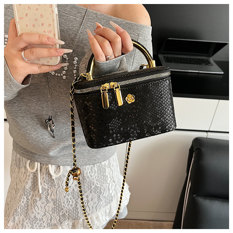Caja portátil Xiaoxiangfeng Bolso cuadrado pequeño Mujer 2025 Nuevo patrón de serpiente transfronterizo Bolso bandolera de moda de alta gama