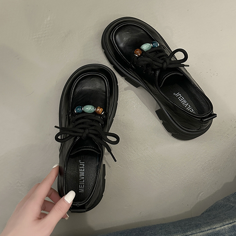 검은색