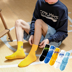 襪子男中筒襪ins潮原創字母塗鴉男士長襪秋季時尚中學生棉襪批發