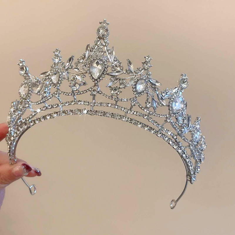 33# Diadema - Corona ovalada con hoja de diamante plateada, flor y gota de agua.