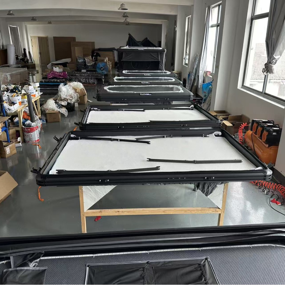 Fabricantes al por mayor de tiendas de techo de helicóptero automáticas de techo duro plegables vehículos todoterreno especiales de doble persona tiendas de apertura rápida