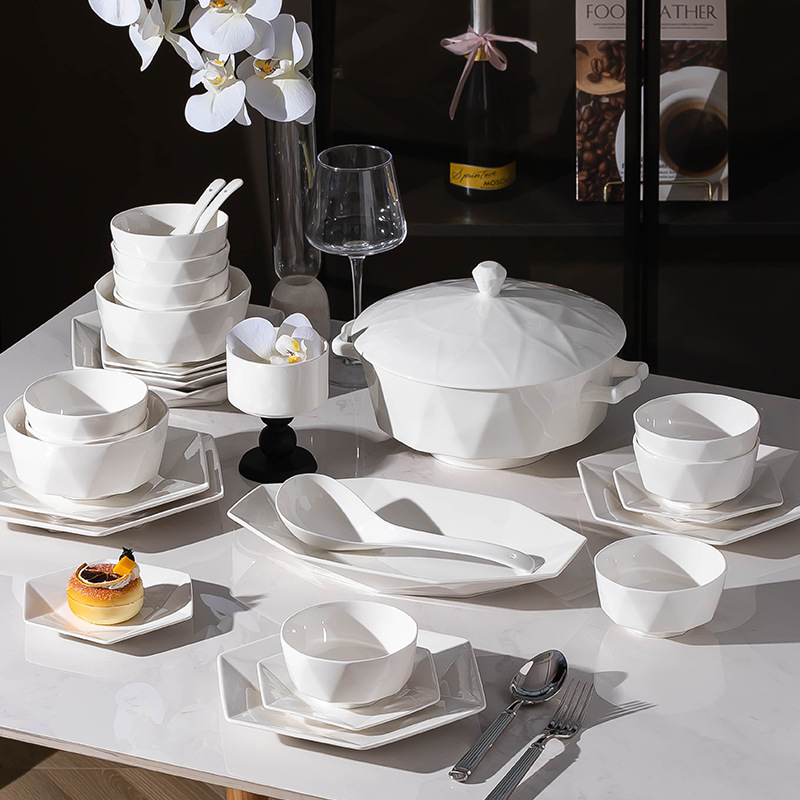 Jingdezhen 순수한 흰색 유약 컬러 그릇과 접시 세트 가정용 세라믹 밥 그릇 접시 팔각형 접시 조합 단일 제품 그릇