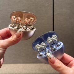 福蝶はバラのバラの金の2色のドリルになって耳を傾けます。