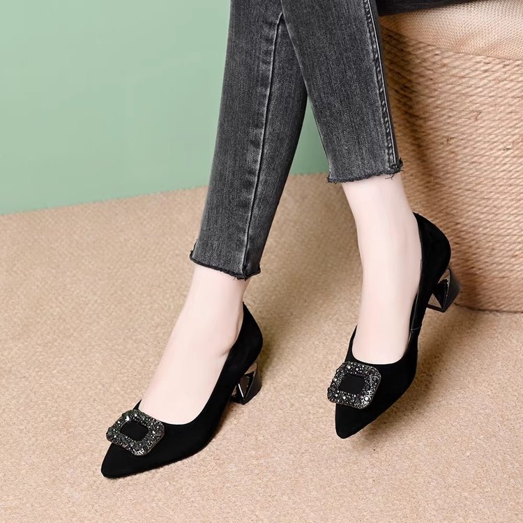 Mueller negro francés zapatos de mujer primavera nuevo cuadrado tacones gruesos zapatillas medio temperamento retro un pie zapatos de calzado