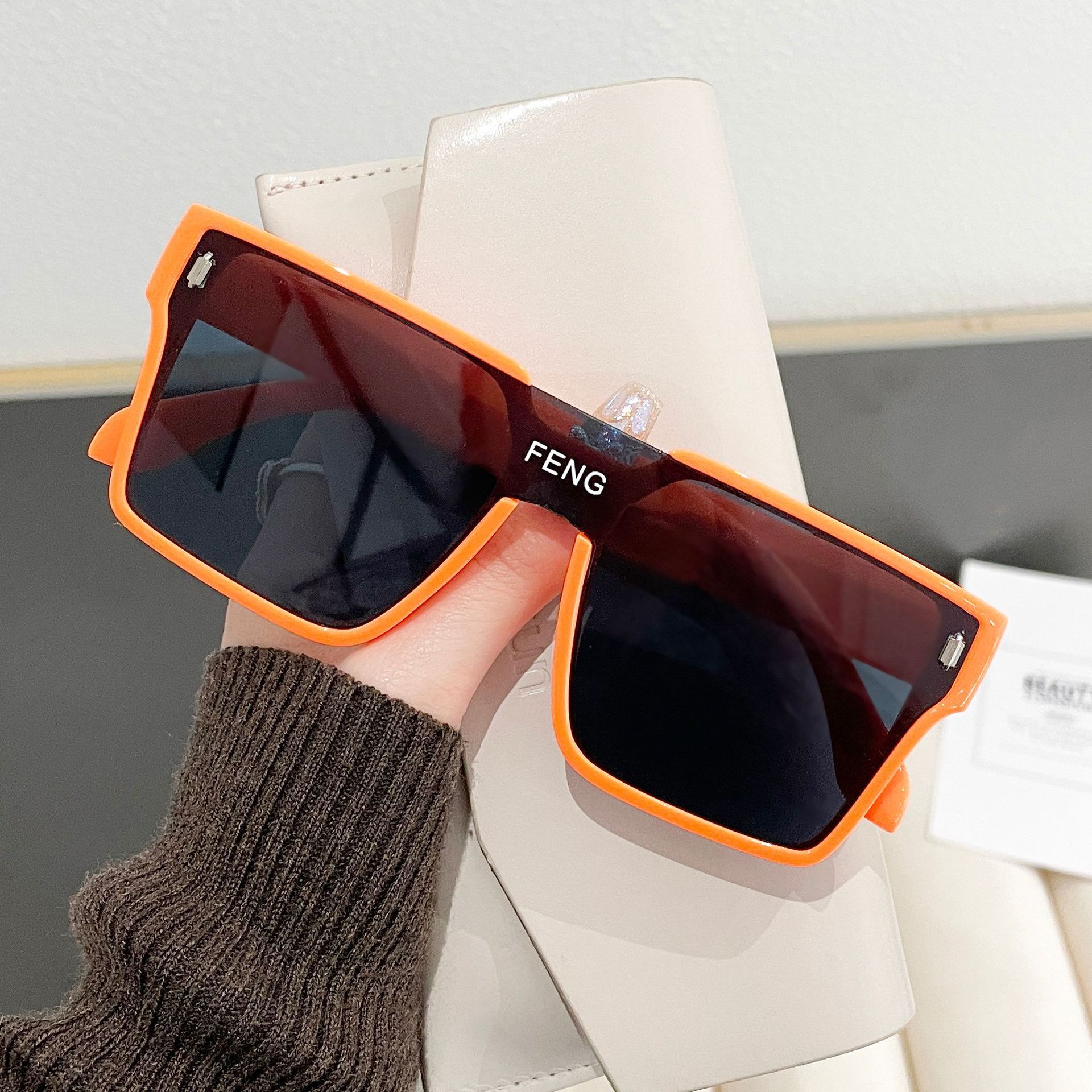 Trendy Women's Sunglasses Retro Large Frame Uv Protection Shades_voghion.com