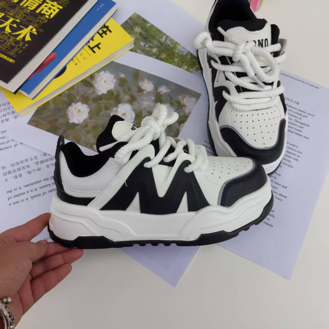 JM3932 화이트 블랙 로우 버전