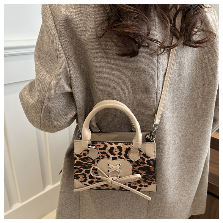 337g Weight Synthetic Leather Lining Material Zipper Closure Type Single Shoulder Strap Strap Type Crossbody Bag Bags Type Casual, Shopping Occasion Pu Leather Material Leopard Pattern All Seasons Season Women's Gender Streetwear Style Square Shape Medium Size Women's Medium Pu Leather Leopard Streetwear Square Zipper Crossbody Bag 9