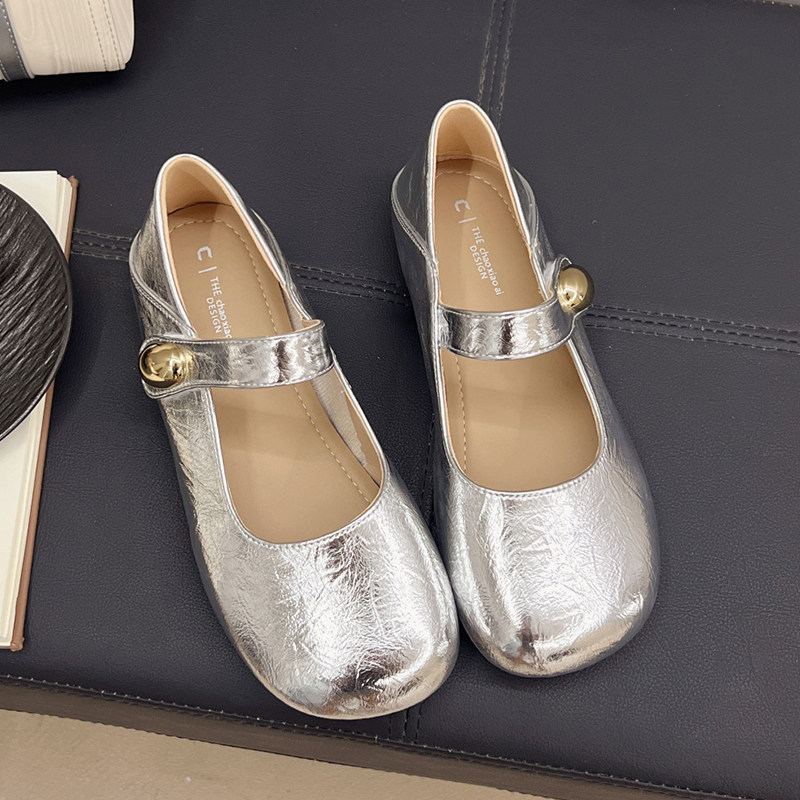 Niñas de moda versátil Mary Zhen zapatos de cuero 2026 verano nuevos zapatos de princesa huecos de superficie simple zapatos de suela suave para niños grandes