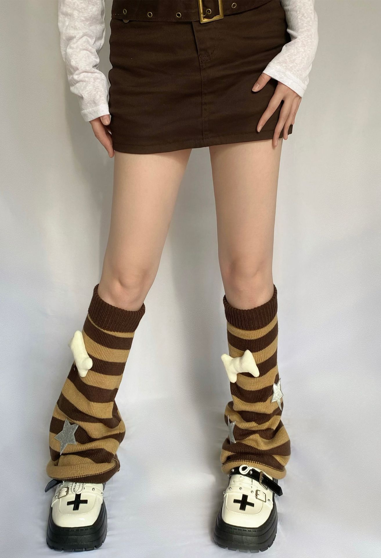 Title 4, Calzini larghi a maglia scura da donna Bone Sta...