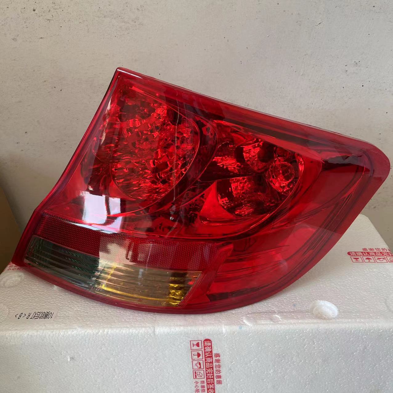 Suitable for Chevrolet 10-14 Sail rear tail light assembly 15-18 new Sail 3 brake light cover