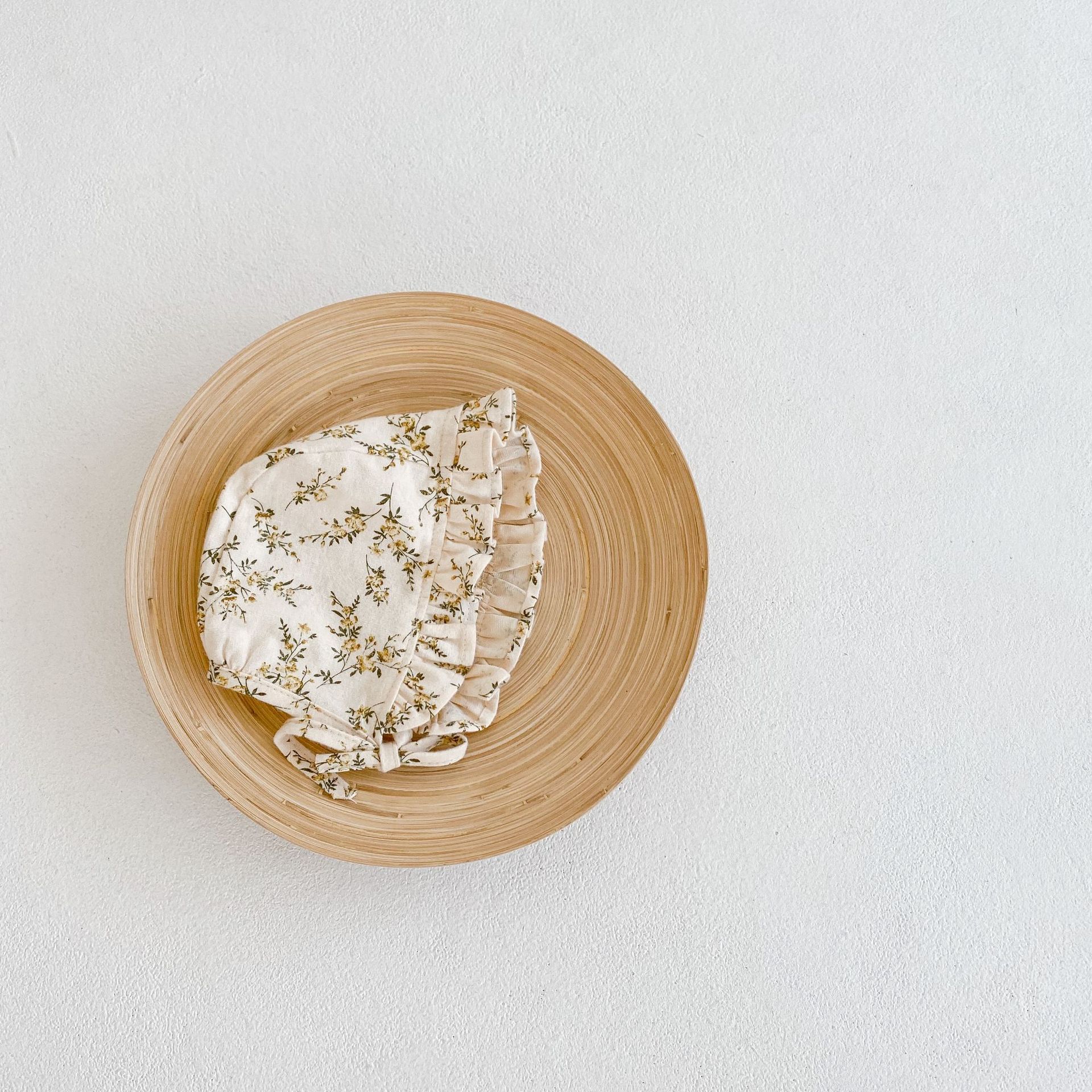 Thickened 2024 Spring and Autumn Cute Baby Girl Embroidered Long Sleeve Ha Yi Newborn jumpsuit Crawler Clothes Comes_voghion.com