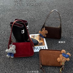 法棍腋下包包2025新款磨砂皮单肩斜挎包高级感小众简约时尚手提包