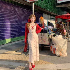 法式红色吊带碎花包臀连衣裙子女夏季2025新款小个子早秋穿搭套装