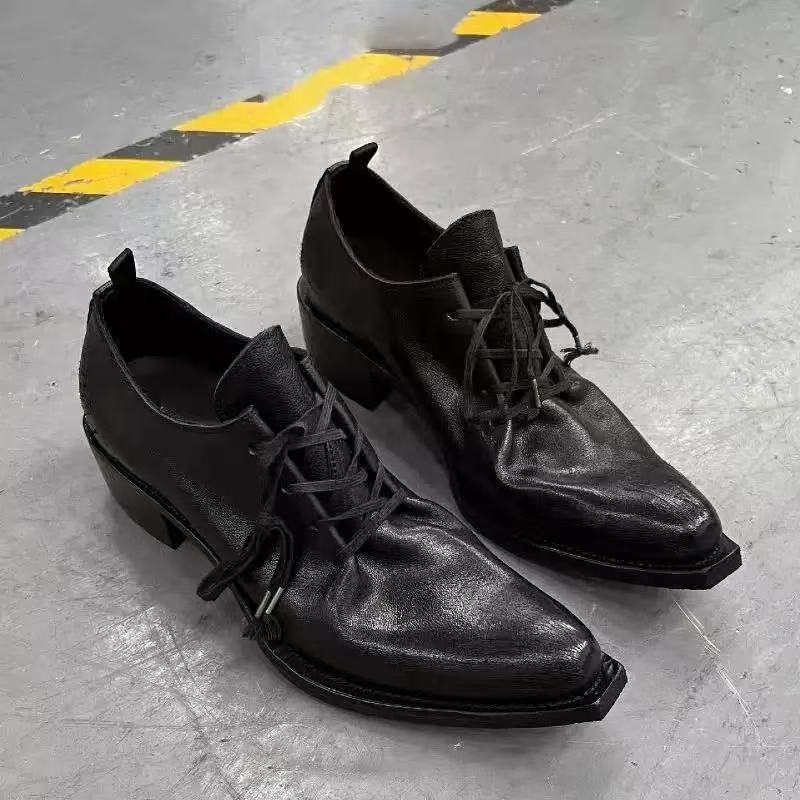 Black Vintage Handmade Shoes for Men and Women, Pointed-Toe Wizard Shoes, Chunky Heel, Thick Sole, Raised Toe, Small Leather Shoes, Retro Low-Top Single Shoes Black Vintage Handmade Shoes for Men and Women, Pointed-Toe Wizard Shoes, Chunky Heel, Thick Sole, Raised Toe, Small Leather Shoes, Retro Low-Top Single Shoes
