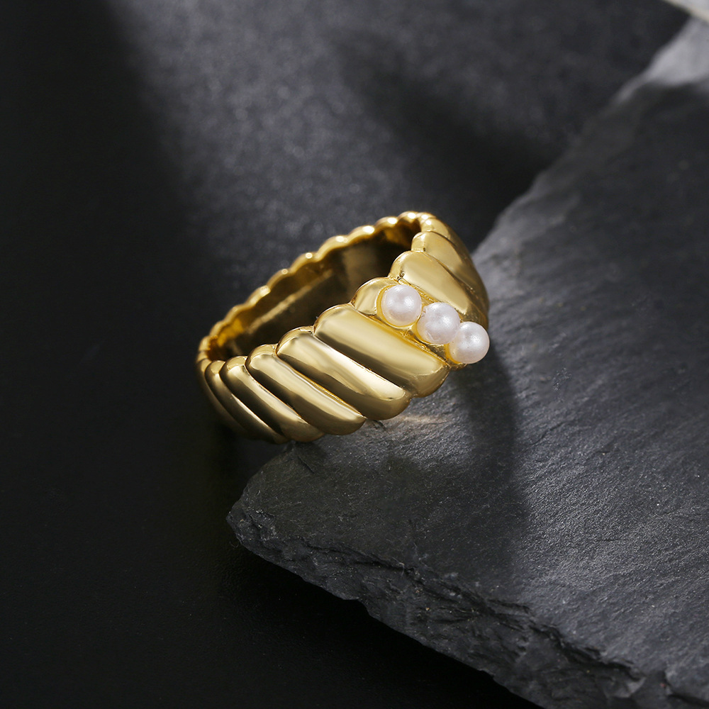 Wholesale Jewelry Baroque Pearl Copper Ring Nihaojewelry display picture 3