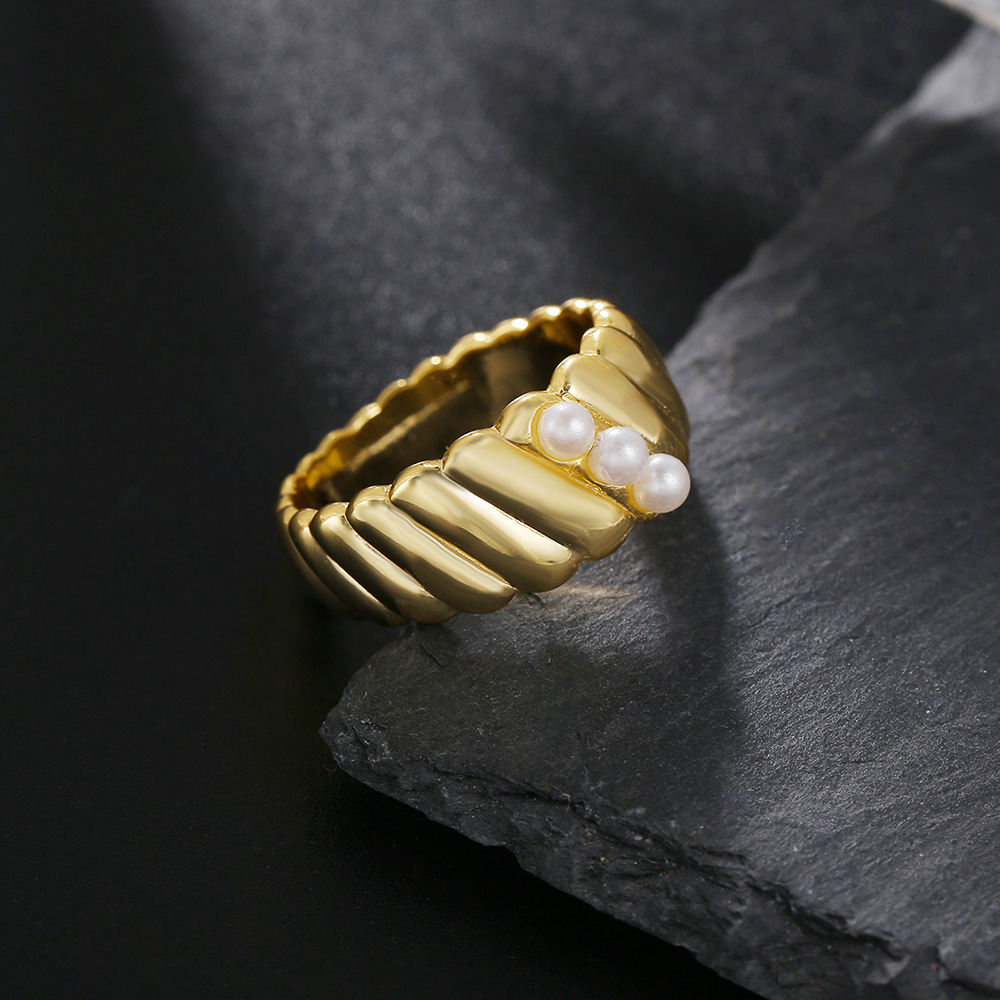 Vente En Gros Bijoux Bague En Cuivre Perle Baroque Nihaojewelry display picture 3