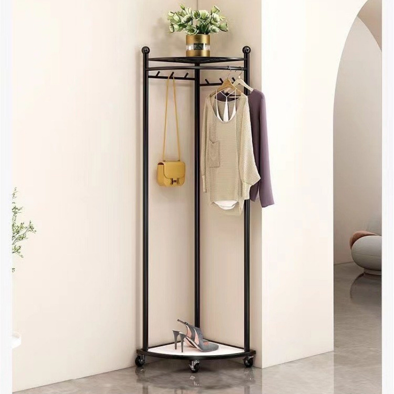 Черный - нет корзины внизу.