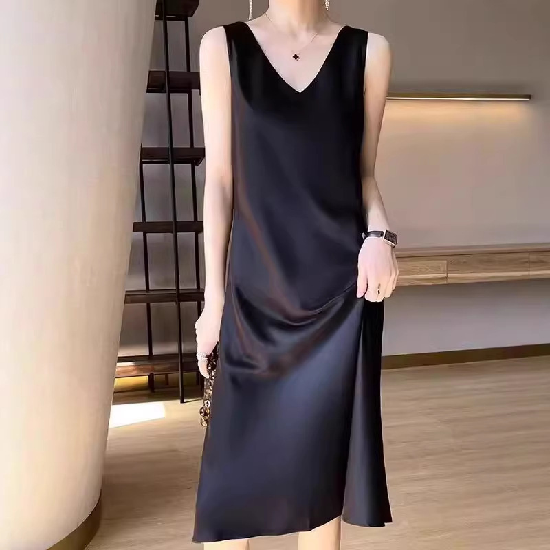French-Style Satin Dress with a Slimming Effect, Pullover Dress for Women, Popular Model, 2026 New High-End Long Dress