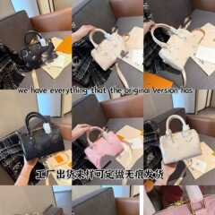 2025 新しいバッグ小さなバッグ枕ボストン多用途グラデーションピンクレディースハンドバッグトレンディなクロスボディバッグショルダーバッグ