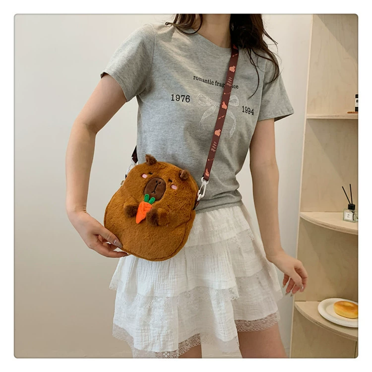 Кукла Капибара плюшевый мультфильм гамбургер водная морская свинка сумка трансграничная клубничная сумка для мобильного телефона