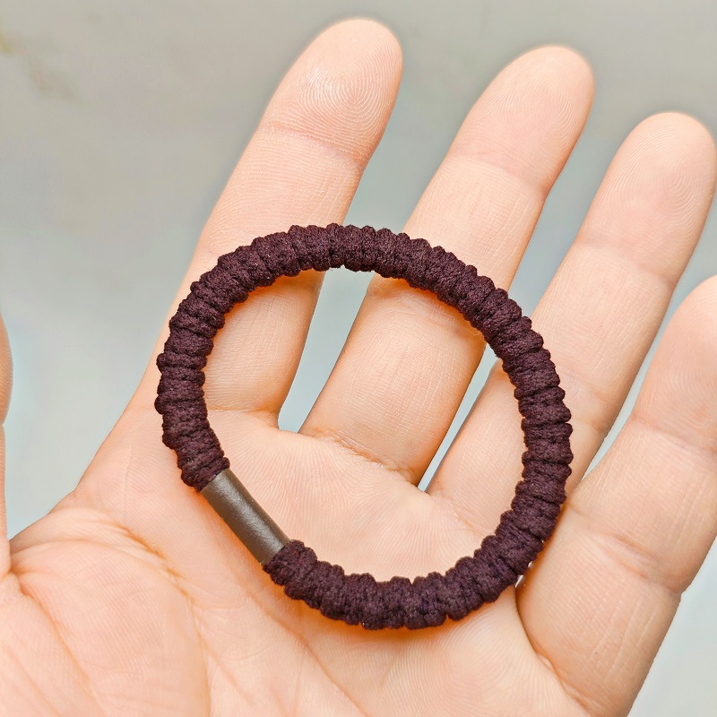 캐터필라 스타일의 다크 브라운 컬러