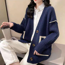 2021年秋新款女装韩版V领针织衫学院风宽松开衫长袖毛衣时尚外套