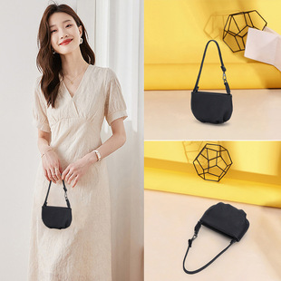 2023 New genuine leather first layer cowhide mini change coin soft leather small bag hand wrist lipstick bag mini bag