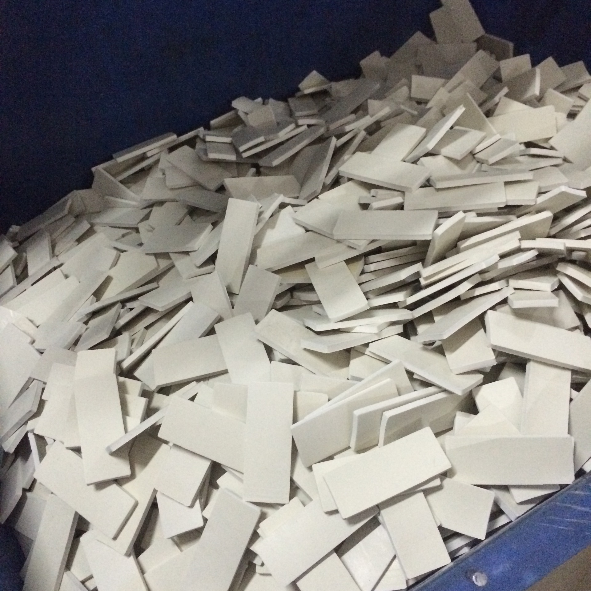 厂家直销 橡胶垫 网格橡胶脚垫 橡胶垫圈  单面背胶等等