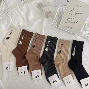 Internet Celebrity European Version High-set ins Letter Personalized Casual Mid-length Socks Trendy Brand Men's and Women's Socks British Vintage All-match