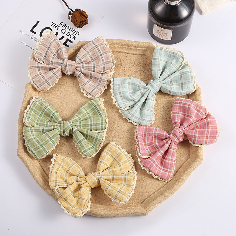 Cute children's hairgrip with bow