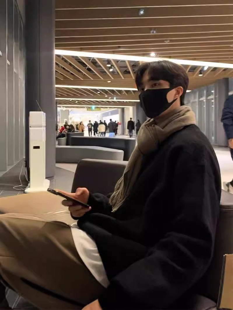 Otoño e invierno suéter grueso para hombres tendencia coreana suéter de punto japonés suelto invierno ins estilo Hong Kong abrigo de suéter perezoso