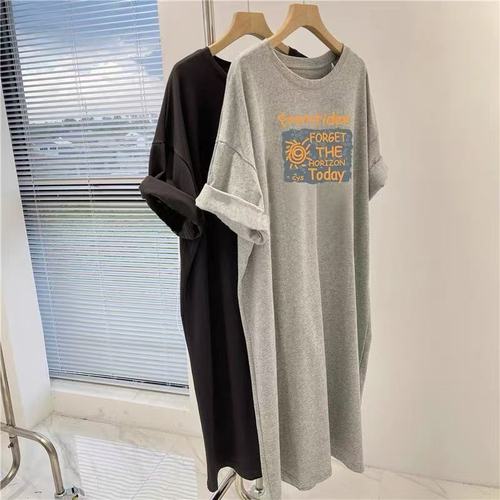Plus-size women's Korean-style short-sleeved T-shirt dresses, summer tops for larger women, covering the stomach, youthful and slimming, knee-length dresses