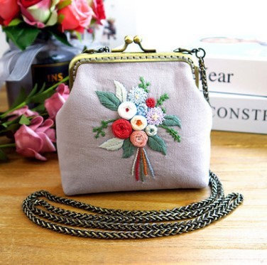 Bordado DIY boca hecha a mano paquete de material de la bolsa de oro auto-Bordado de estilo Europeo tridimensional bolsa de tela creativa de almacenamiento billetera