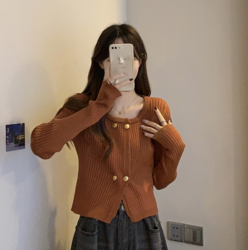 【中国直邮】茵如澜 复古方领秋冬新款小众百搭修身针织开衫 白色