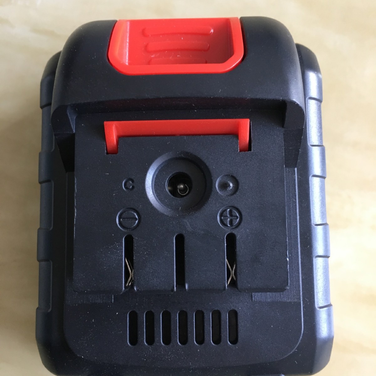 DW-16.8V 핸드 전기 드릴 리튬 배터리 전기 렌치 리튬 배터리 팩 새로운 업그레이드는 전기 디스플레이 기능을 제공합니다