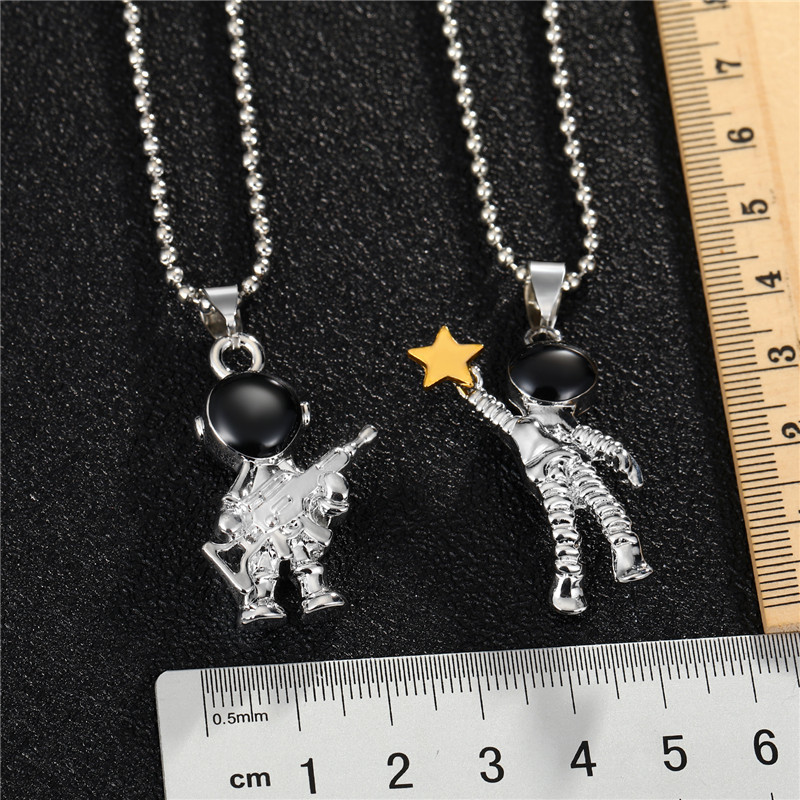 Collier En Alliage D&#39;astronaute Astronaute Étoile De La Mode En Gros display picture 5