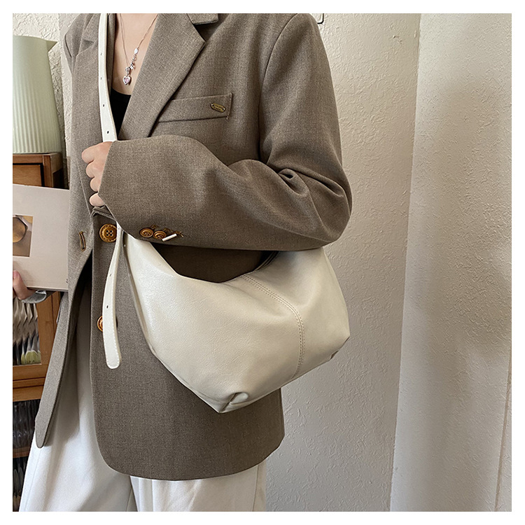 New women's shoulder bag, simple retro style small bag, dumpling bag, high-end texture, versatile commuting crossbody bag_voghion.com
