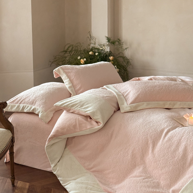 Una clase de seda de cuatro piezas