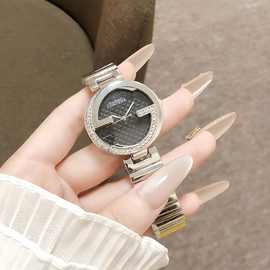 镶钻金色钢带女士手表时尚菱格表盘石英机芯气质优雅轻奢精致