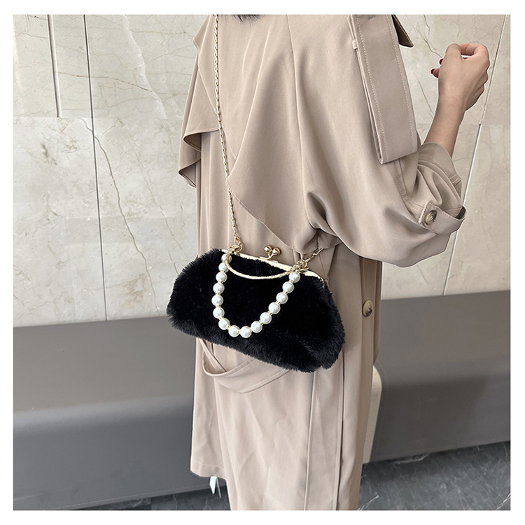 Women's Small Plush Solid Color Fashion Beading Square Lock Clasp Square Bag display picture 4