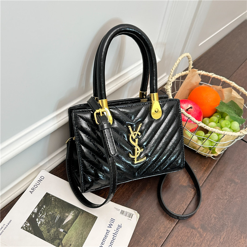 Cross-Border European and American Design-Inspired Niche Women's Handbag, Stylish Embroidered Shoulder Tote Bag, Crossbody Commuter Bag