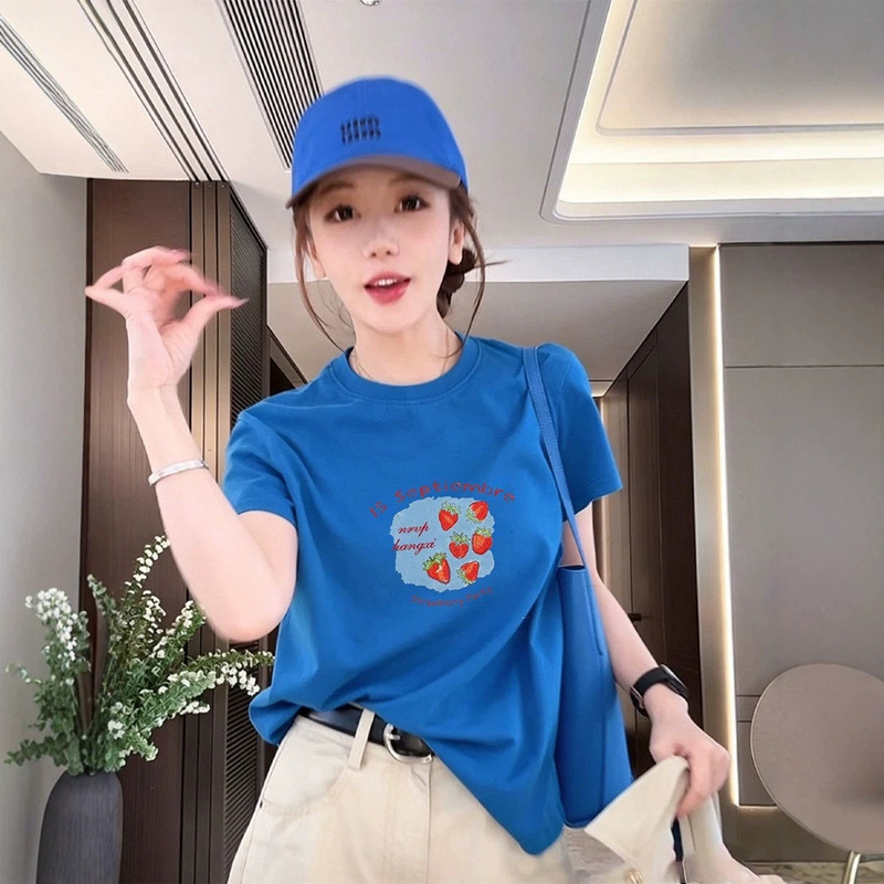 Wear a High-Quality Pure Cotton Short-Sleeved T-Shirt for Women, a Very Stylish Summer Top That Won'T Clash with Other Styles Wear a High-Quality Pure Cotton Short-Sleeved T-Shirt for Women, a Very Stylish Summer Top That Won'T Clash with Other Styles