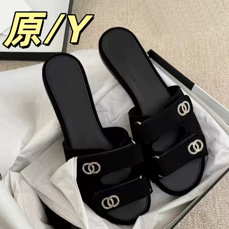 Chanel-Style Velcro Slippers for Women, Outdoor Wear, 2026 Summer New Model, Single-Strap Sandals with Rhinestones, Flat Beach Shoes for Women Chanel-Style Velcro Slippers for Women, Outdoor Wear, 2026 Summer New Model, Single-Strap Sandals with Rhinestones, Flat Beach Shoes for Women