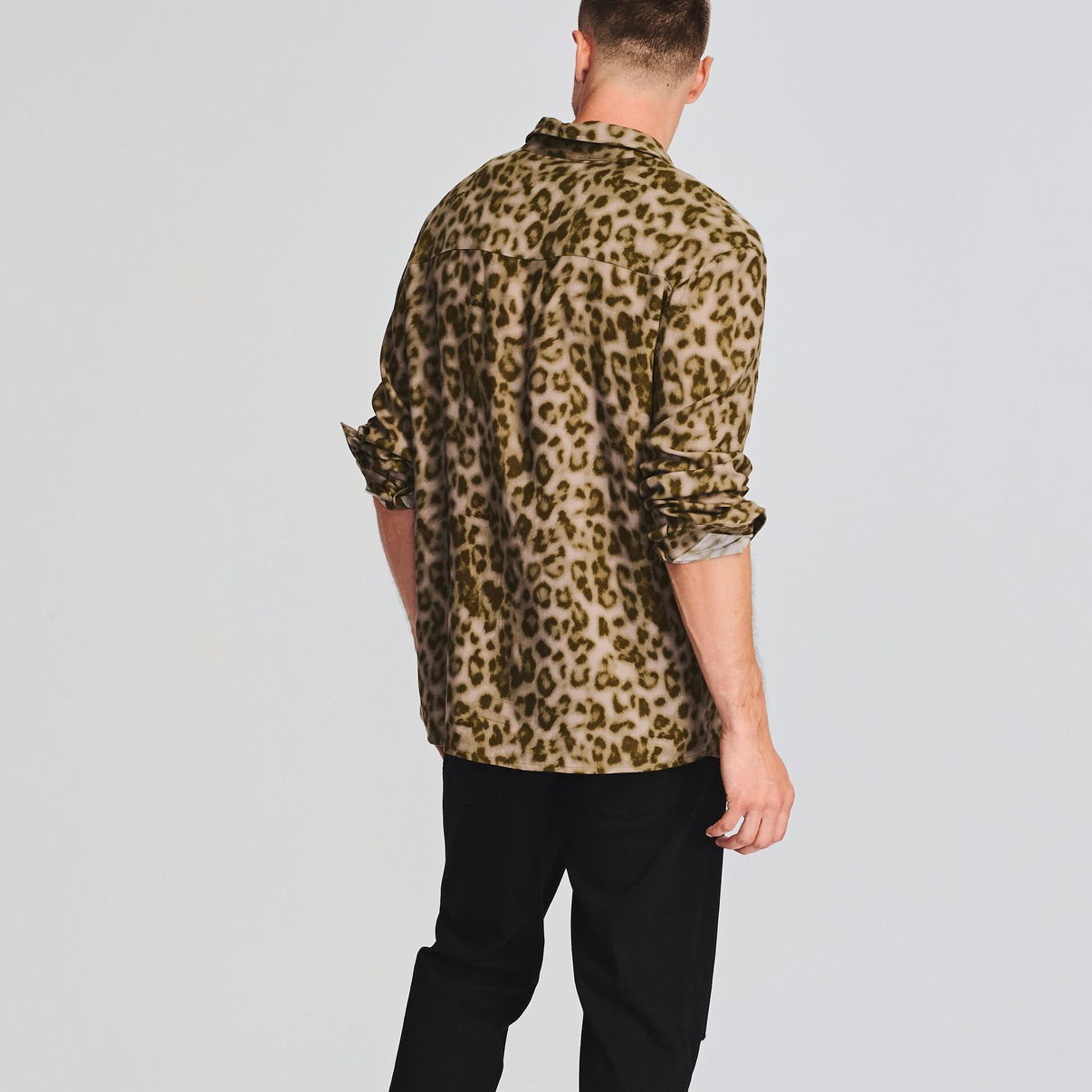 Nuovo con stampa leopardata, camicia floreale da uomo casual ampia a maniche lunghe stampata oversize_voghion.com